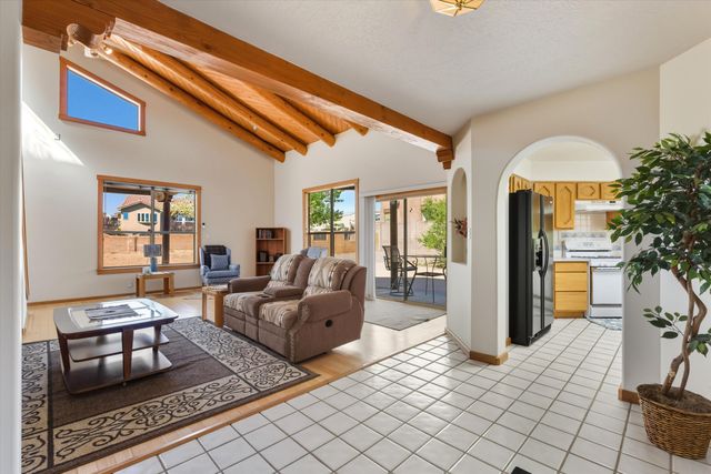 2143 RIVERS EDGE Drive NE, Rio Rancho, NM 87144