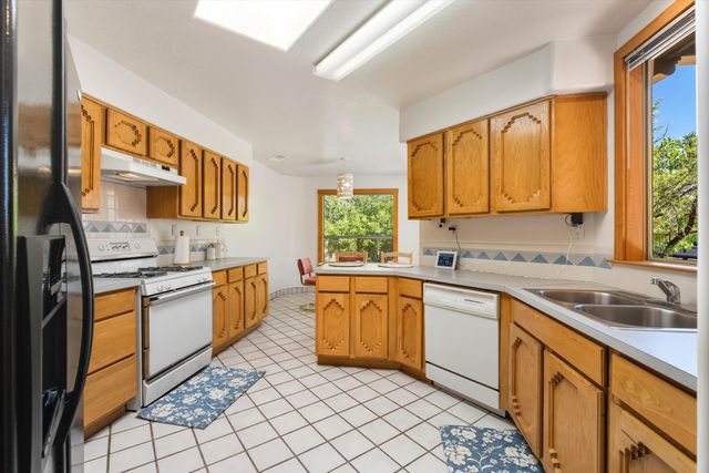 2143 RIVERS EDGE Drive NE, Rio Rancho, NM 87144