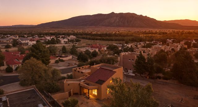 2143 RIVERS EDGE Drive NE, Rio Rancho, NM 87144