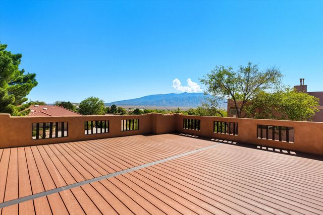 2143 RIVERS EDGE Drive NE, Rio Rancho, NM 87144