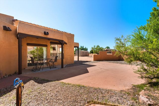 2143 RIVERS EDGE Drive NE, Rio Rancho, NM 87144