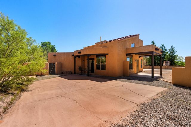 2143 RIVERS EDGE Drive NE, Rio Rancho, NM 87144