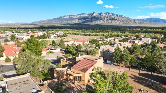 2143 RIVERS EDGE Drive NE, Rio Rancho, NM 87144