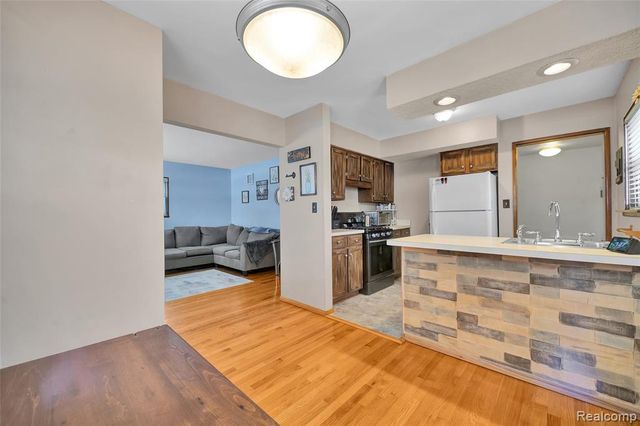 18609 Gillman Street, Livonia, MI 48152