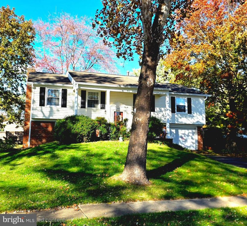 13102 PENNYPACKER LN, Fairfax, VA 22033