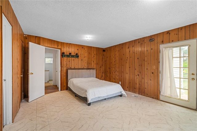 355 N 81st Terrace, Kansas City, KS 66112