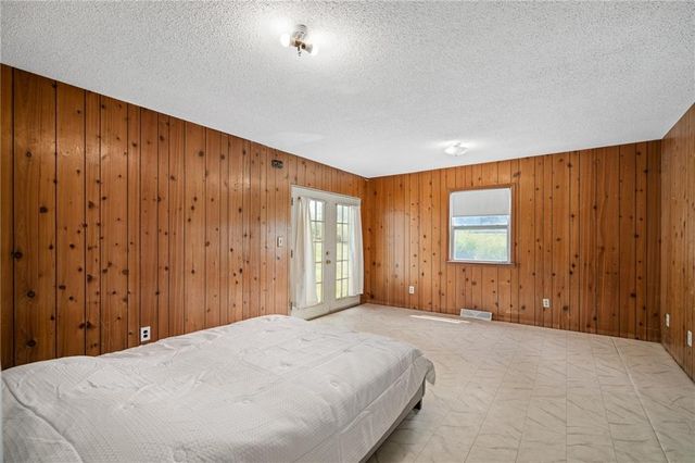 355 N 81st Terrace, Kansas City, KS 66112