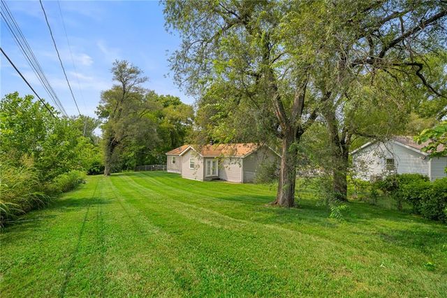 355 N 81st Terrace, Kansas City, KS 66112