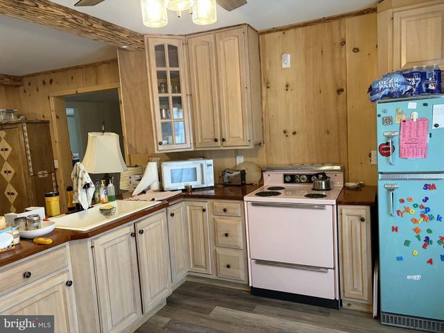 81 HERSHEL LN, High View, WV 26808