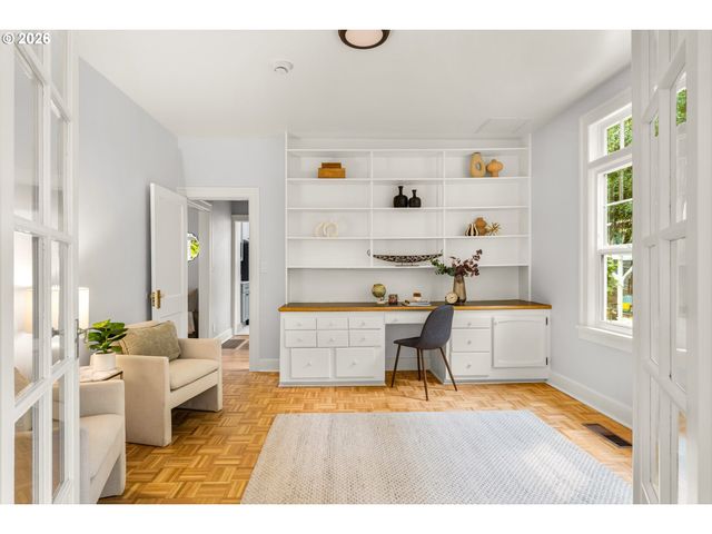 6739 Sw 63RD Ave, Portland, OR 97219
