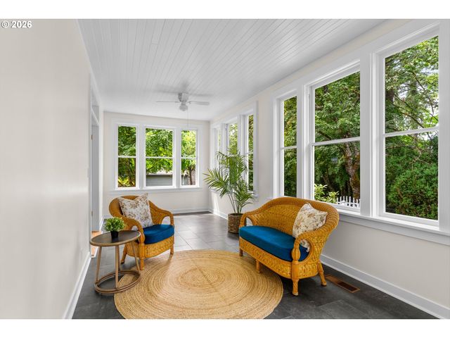 6739 Sw 63RD Ave, Portland, OR 97219