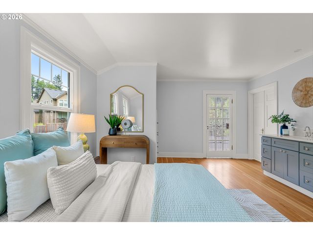 6739 Sw 63RD Ave, Portland, OR 97219