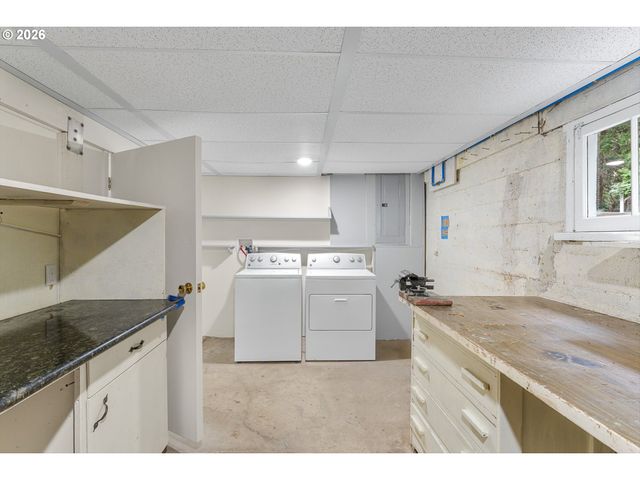 6739 Sw 63RD Ave, Portland, OR 97219