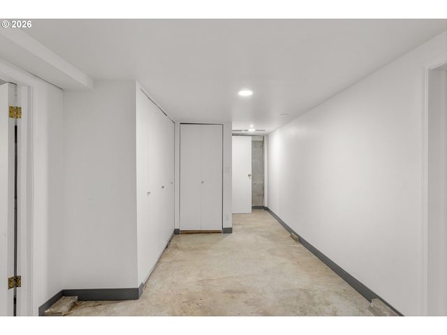 6739 Sw 63RD Ave, Portland, OR 97219