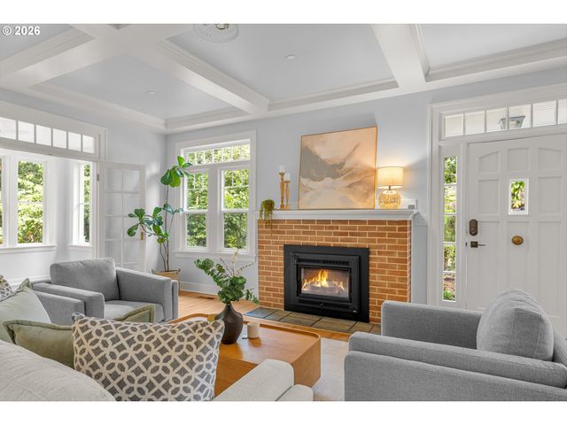 6739 Sw 63RD Ave, Portland, OR 97219