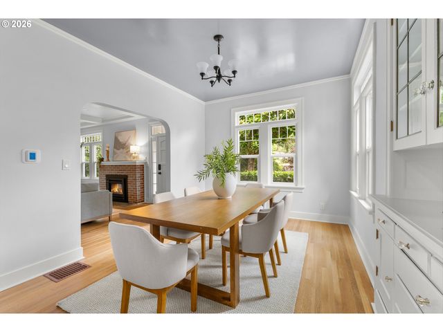 6739 Sw 63RD Ave, Portland, OR 97219