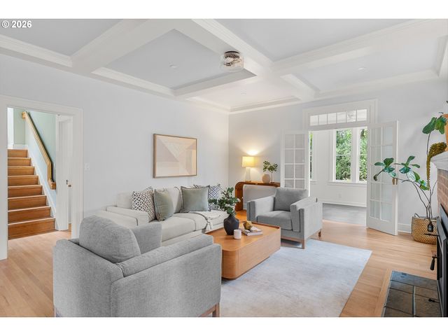 6739 Sw 63RD Ave, Portland, OR 97219