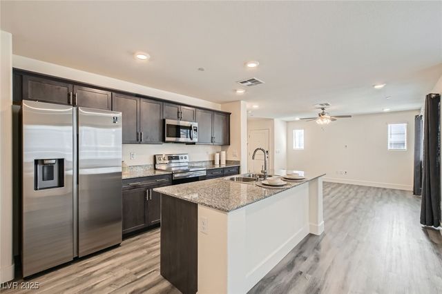 2670 Mango Light Avenue, North Las Vegas, NV 89086