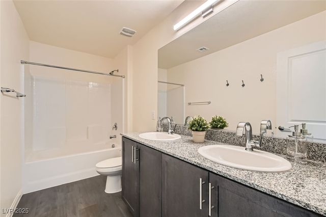 2670 Mango Light Avenue, North Las Vegas, NV 89086