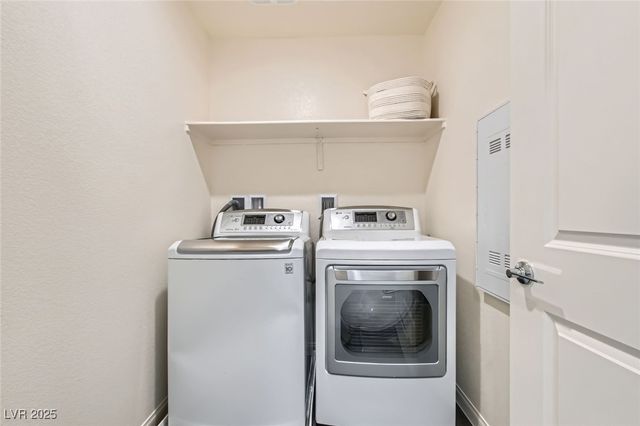 2670 Mango Light Avenue, North Las Vegas, NV 89086