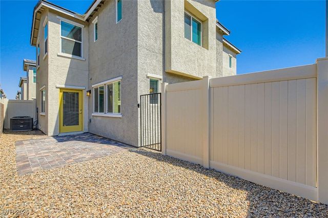 2670 Mango Light Avenue, North Las Vegas, NV 89086