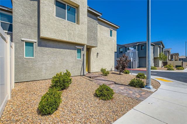 2670 Mango Light Avenue, North Las Vegas, NV 89086