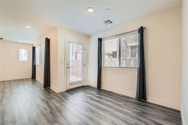 2670 Mango Light Avenue, North Las Vegas, NV 89086