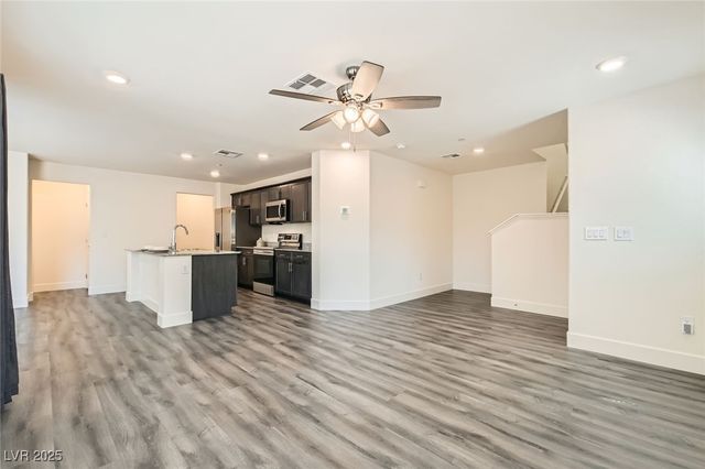 2670 Mango Light Avenue, North Las Vegas, NV 89086