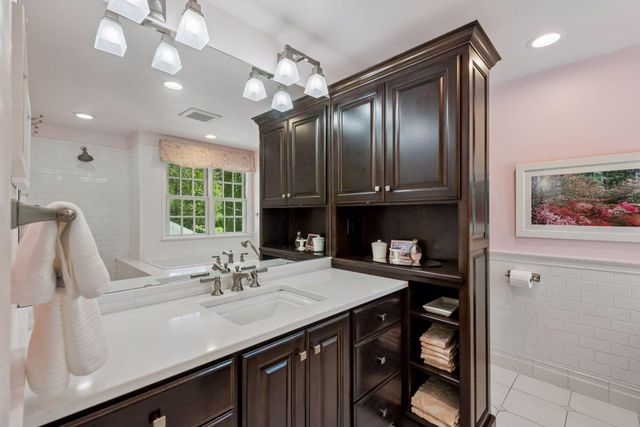 5016 Oxford Avenue, Edina, MN 55436