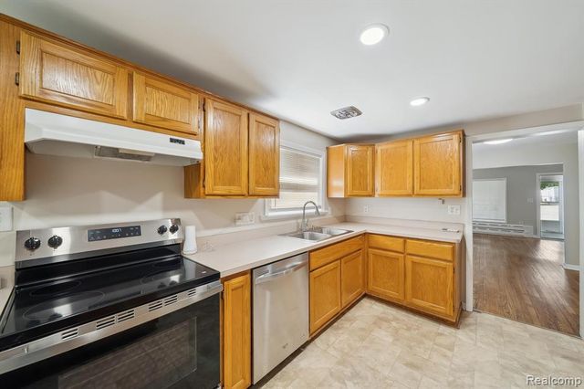 30808 Sheridan Street, Garden City, MI 48135