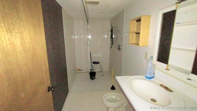 715 S Clayton, Vian, OK 74962