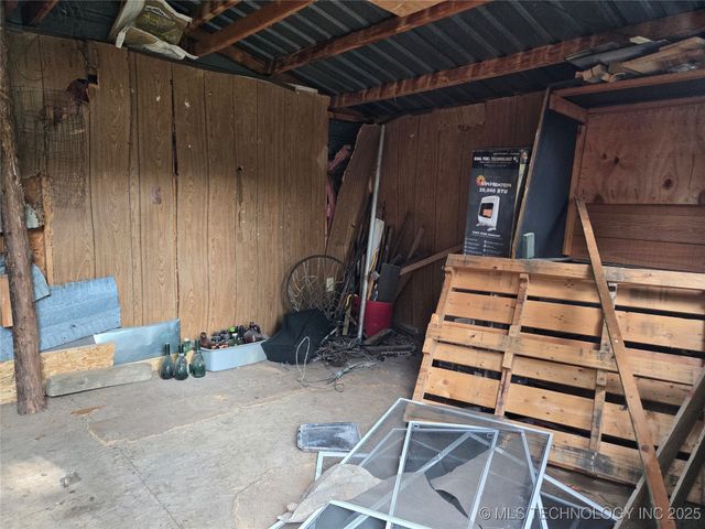 715 S Clayton, Vian, OK 74962