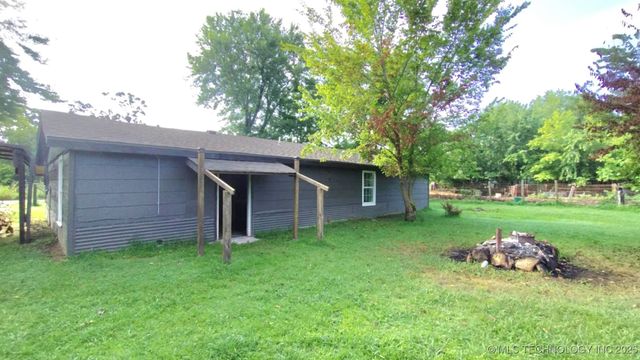 715 S Clayton, Vian, OK 74962