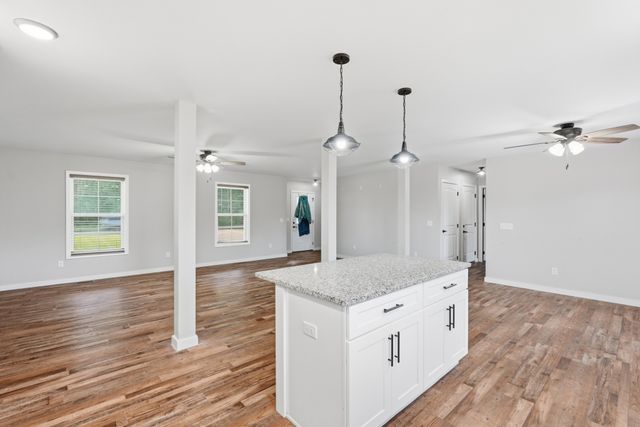 1057 West Cemetery Rd, Cookeville, TN 38506