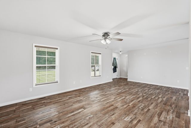 1057 West Cemetery Rd, Cookeville, TN 38506