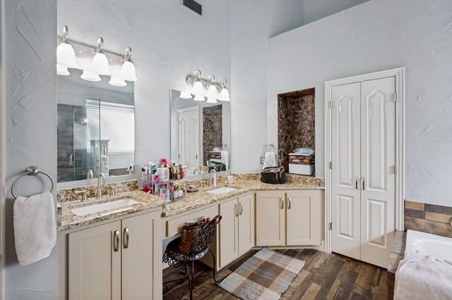 5904 Stewart Circle, The Colony, TX 75056