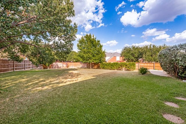 5904 Stewart Circle, The Colony, TX 75056