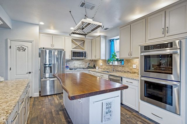 5904 Stewart Circle, The Colony, TX 75056