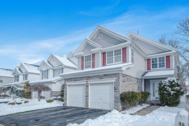 48 Kate Circle, Middle Island, NY 11953