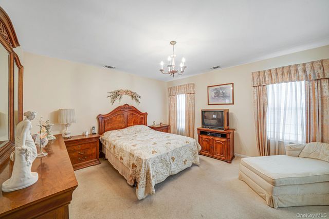 48 Kate Circle, Middle Island, NY 11953