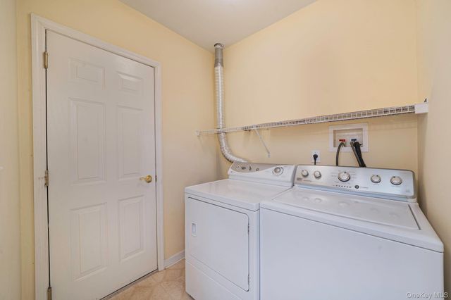 48 Kate Circle, Middle Island, NY 11953