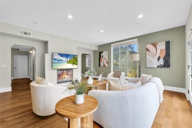 975 Silver Spur Road, Rolling Hills Estates, CA 90274