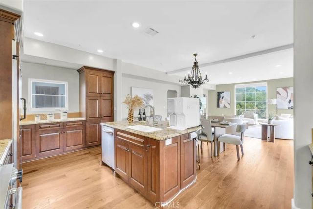 975 Silver Spur Road, Rolling Hills Estates, CA 90274