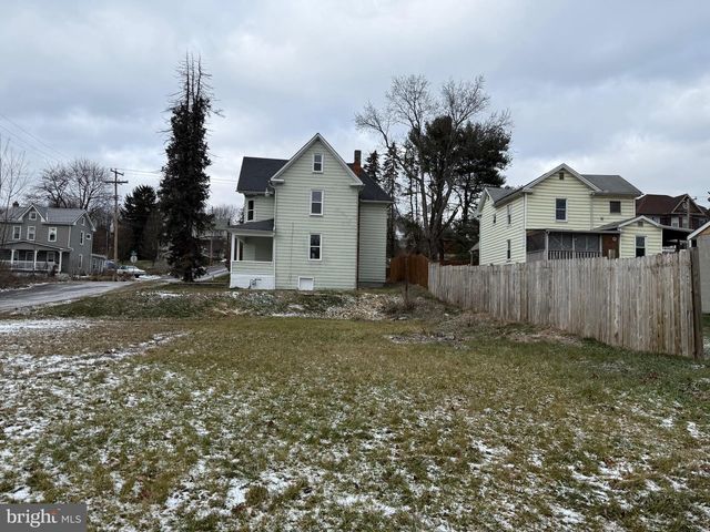 1500 N 4TH AVE, Altoona, PA 16601