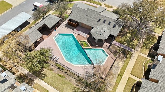 1913 Maplewood Trail, Colleyville, TX 76034