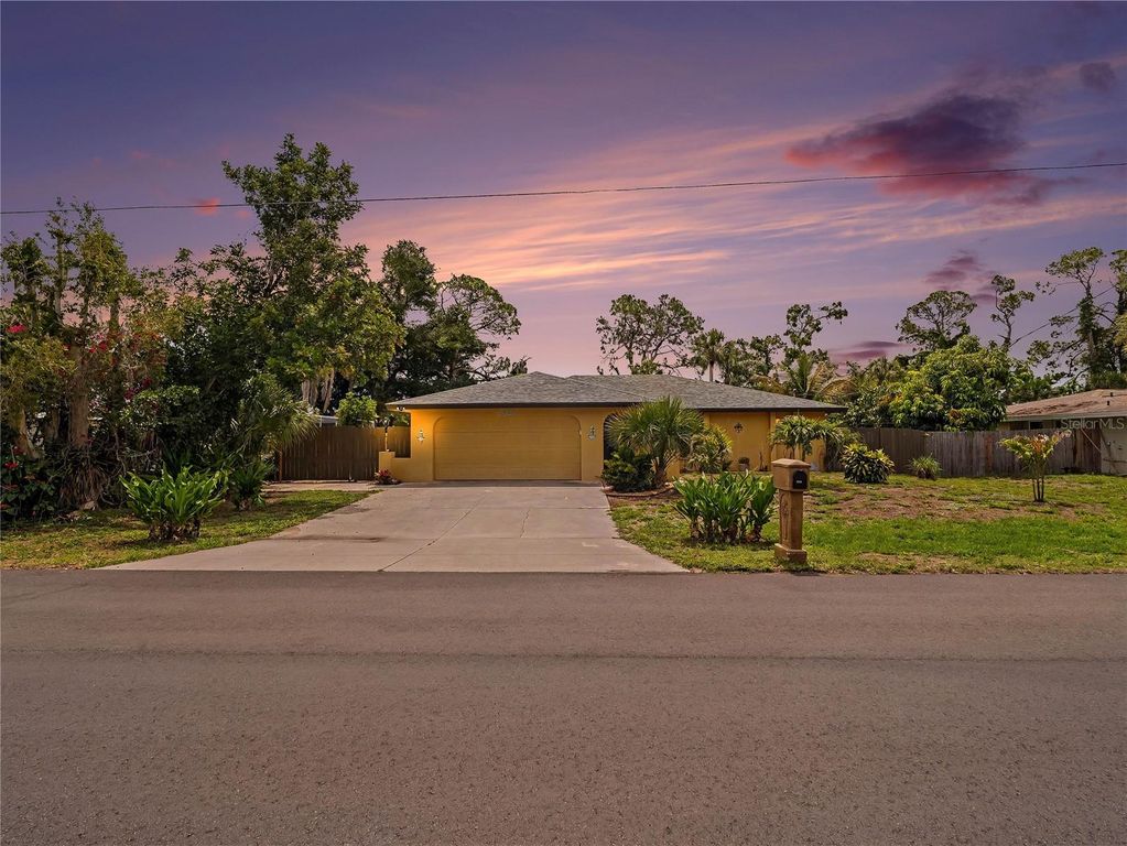 2320 LAKE SHORE DRIVE, Nokomis, FL 34275