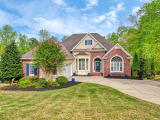 239 Horseshoe Lake Drive, Spartanburg, SC 29306