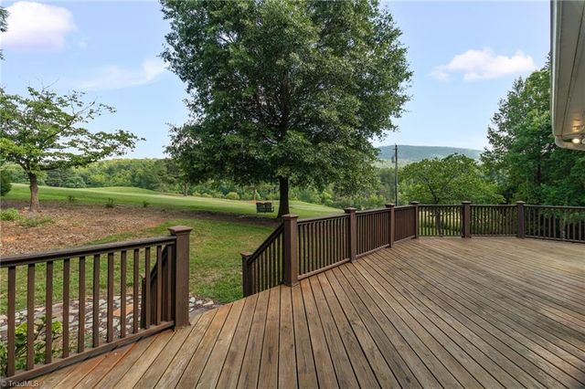 175 Sandtrap Lane, Pilot Mountain, NC 27041