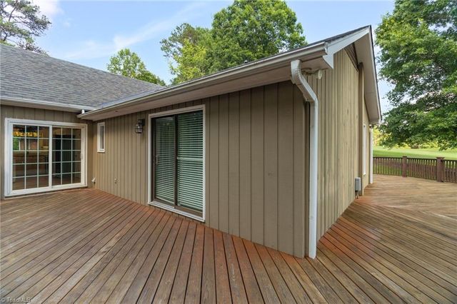 175 Sandtrap Lane, Pilot Mountain, NC 27041
