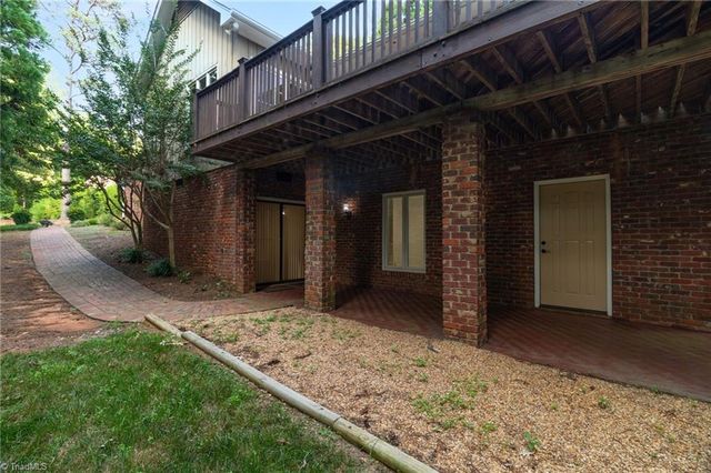 175 Sandtrap Lane, Pilot Mountain, NC 27041